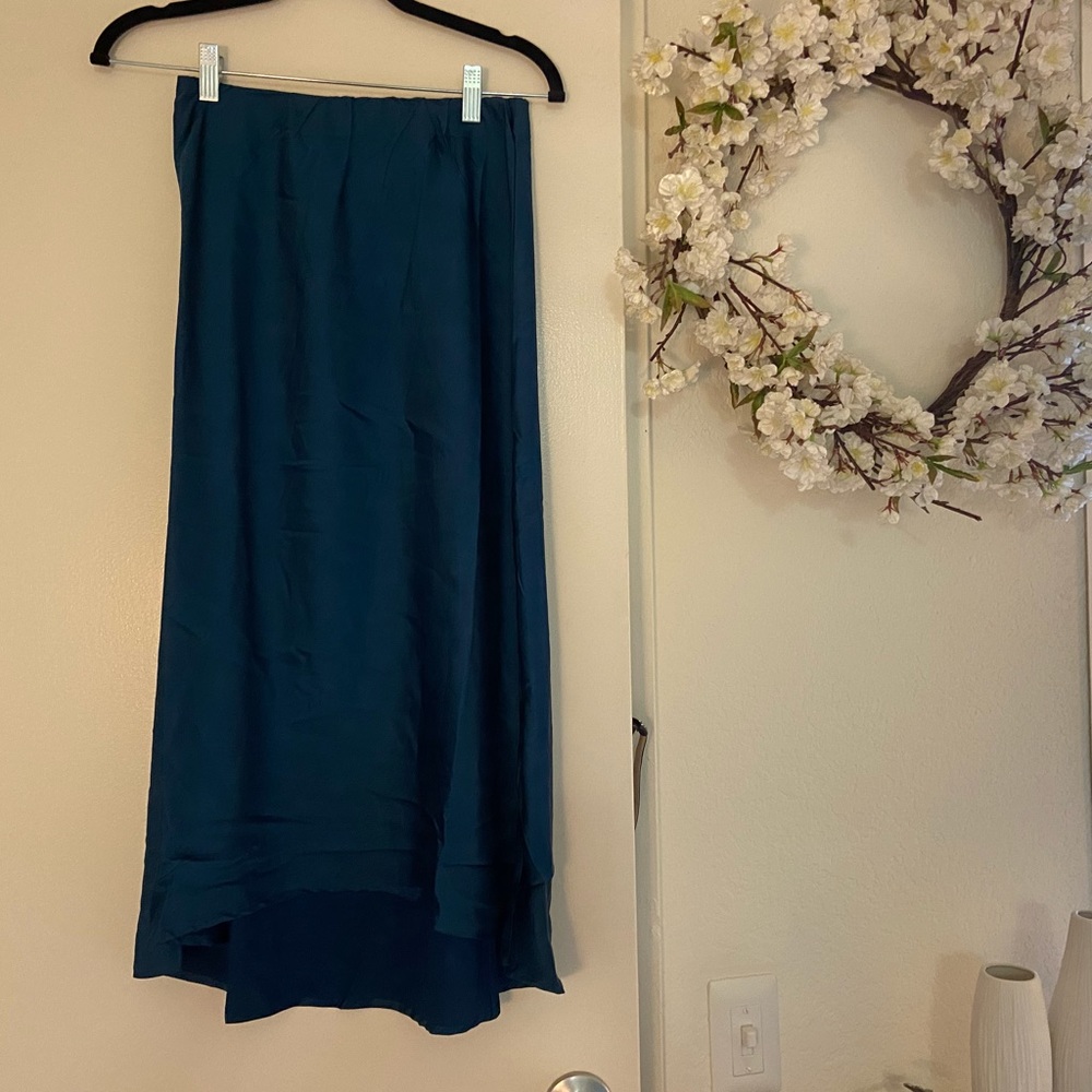 SLIP SKIRT